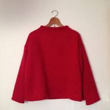 check stripe スタッフブログ デイリープルオーバー イタリア製モヘアボアニットを使ったボトルネックのアレンジ こちらも秋冬バージョンの ワンピースアレンジの上身頃から袖を長くし 着丈は55cmへ変更しています 柔らかなニットなので特に前後はつけず 肩から首に