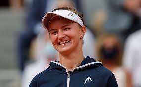 Tenistka barbora krejčíková prožila zázračné dva měsíce. Krejcikova Je Na Wimbledonu Za Turistku Otec Souperky Dostal Z Losu Zachvat Smichu Aktualne Cz