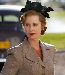 Tampa, florida, usa throughout her versatile career, actress sarah paulson took on a variety of big and small screen roles which traversed all time periods and genres, from the. Sarah Paulson Mssarahpaulson Twitter