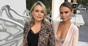 Elle est révélée au grand public. Photo D Allaitement L Animatrice Lea Clermont Dion Pose Avec Son Bebe Sur Instagram Tele Monde De Stars