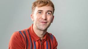 Callum Scott Howells; seren dros nos It's a Sin