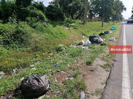 Kerajaan negeri kelantan digesa memberikan perhatian serius terhadap isu pembuangan sampah di sekitar jalan raya di negeri itu. Sampah Sarap