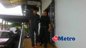 Seksyen 506 kanun keseksaan, seksyen 509 kanun keseksaan, seksyen 292 kanun keseksaan serta seksyen 233 akta komunikasi dan multimedia 1988. Padah Ugut Dengan Pedang