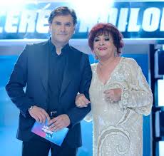 Cantareata de muzica populara angela moldova a murit, duminica, din cauza unor probleme cardiace, aceasta fiind una dintre cele mai indragite voci ale folclorului romanesc. Doliu In Muzica RomaneascÄƒ O Mare ArtistÄƒ A Incetat Din ViaÈ›Äƒ A Fost GÄƒsitÄƒ MoartÄƒ In CasÄƒ Video Stiri Pe Surse Cele Mai Noi Stiri