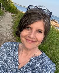 Karen Hanscom's Instagram, Twitter & Facebook