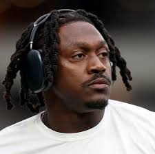 I know it's game 1 but AJ Brown having 0 targets not sitting right with me.