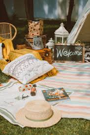 Find hawaiian luau party supplies for your tropical getaway, including outdoor decorations, themed costumes, games, and other supplies. Simple Ideas For A Hip Picnic Party
