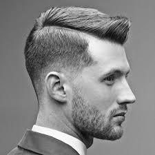 Klassische Fade Frisur In 2020 Haarschnitt Manner Herrenhaarschnitt Herrenfrisuren