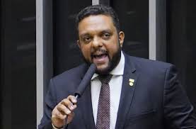 Eleito deputado federal com 120.498 votos para o pleito de 2019 à 2022. Deputado Bolsonarista E Condenado Por Ofensas A Alexandre De Moraes Hora Do Povo