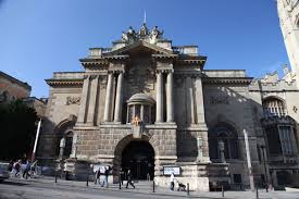 It holds designated museum status, granted by the government to protect outstanding museums. Banksy Versus Bristol Museum 2009 Art Of The State Street Art Banksy And Beyond Punk Rock London Life