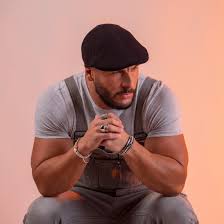 O céu auxilia os fortes e os justos! Nininho Musico Nininho Vaz Maia Musicas Cantor Artista Cantor Cigano