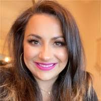 Elizabeth Lazalde's Instagram, Twitter & Facebook