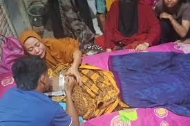 Plampang Evakuasi Jenazah Pelajar yang Tenggelam di Bendungan Tiu Kulit  Maronge - INDONESIASATU.CO.ID