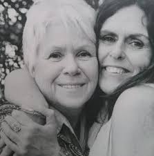 🚲 ☀ Poland recently introduced solar-powered glow-in-the-dark bike lanes.  A terrific environmentally sustainable innovation. 🇵🇱 #SolarPower #bike