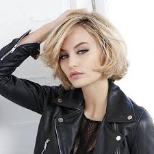 Que vous craquiez pour un carré rebelle, une mèche de côté rock ou une coupe boyish. Fabio Salsa Coiffeur Expert Retro Romantique Rock Nature