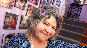 Purple Suzi creates her own world in Indy