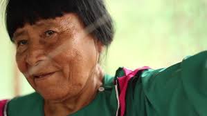 Tejido en telar de cintura, hilado en algodón. Artesana Ida Ramos Huayta.  Cultura Shipibo