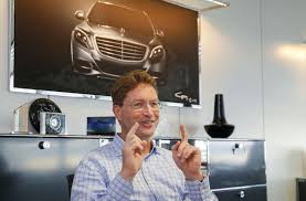 Nicole mercedes müller max brenner: Weltpremiere Des Mercedes Benz Eqc Entwicklungschef Kallenius Kosten Sind Eine Herausforderung Wirtschaft Stuttgarter Nachrichten