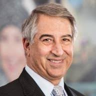 Keanu Reeves sacrificed fame, fortune, and, most importantly, time to be  with his siblings. The actor and his two sisters were abandoned by their  father at a young age, and Keanu decided