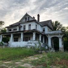 Pin By The Connoisseur Driver On Ghosts Of Waverly Place Old Abandoned Houses Abandoned Places Abandoned Mansions