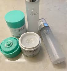 How to fix an airless skincare pump bottle. I Wanted To Show The Amount Of Product Left When Completely Finishing A Drunk Elephant Product Due To Their Airless Pump System Panporn