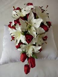 We can, however, guarantee that you will receive your chosen colour and an arrangement of gorgeous seasonal blooms made in. Tiger Lily Bridal Bouquets Kassandra Tiger Tulip Teardrop Artificial Wedding Bouquet Brautstrausse Hochzeitsblumen Hochzeit