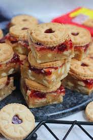 Jammie Dodger Blondies Baking Recipes Uk Dessert Cake Recipes Easy Baking Recipes Desserts