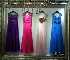 Gasiti in magazin rochii de seara in modele unice, simple sau sofisticate, cu umerii descoperiti sau maneci in croiuri elegante, din materiale comode si prietenoase cu pielea, special selectate pentru a intregi confortul resimtit la purtare! Stiluri Clasice PreÈ Rezonabil Produse Noi Magazine De Rochii Elegante In Bucuresti Receptybezglutenowe Com