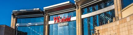 The foutain out front is cool, fun to watch the kids play in it in the summertime. Dojazd I Uslugi Westfield Arkadia