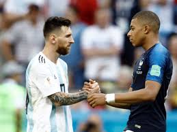 Mbappé began his senior career with ligue 1 club monaco, making his professional debut in 2015, aged 16.with them, he won a ligue 1 title, ligue 1 young player of the year, and the golden boy award. Kylian Mbappe Backs Lionel Messi To Win Record Sixth Ballon D Or Award