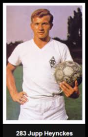Gegen borussia mönchengladbach verliert der fc bayern erstmals seit neun spielen. Old School Panini On Twitter Jupp Heynckes Borussia Monchengladbach 1966 Http T Co Afdzozptrc