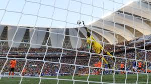 Zijn mooiste redding in oranje was waarschijnlijk zijn schitterende save in de kwartfinales van het wk 2010 tegen brazilië. Terug Naar Wk 2010 Stekelenburg Redt Oranje Met Prachtsave Tegen Brazilie Nos