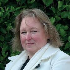 Deirdre Bentley's Instagram, Twitter & Facebook