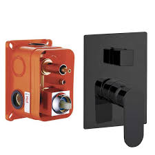 Zu dieser armatur gibt es auch das passende wannenthermostat. Arild 951768 Schwarz Matt Awt