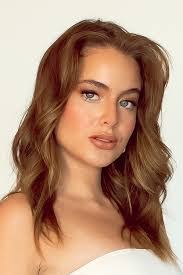 Nicole Curiel's Instagram, Twitter & Facebook