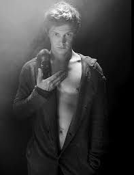 27 Times You Couldn T Help But Surrender To Evan Peters Hotness Evan Peters American Horror Story Evan Peters American Horror Story