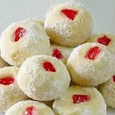Bila biskut masak, keluarkan alat pemotong dan biarkan sehingga biskut sejuk sebelum dihias. Resepi Biskut Arab Susu Yang Lazat Gebu