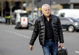 Er is een melding van burgernet uitgegaan naar mensen in de omgeving met een beschrijving van de schutter. Overheid Leert Niet Van Eigen Fouten Ziet Peter R De Vries Na Rapport Over Arie Den Dekker Oss E O Bd Nl
