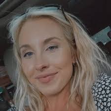 Janine Beasley's Instagram, Twitter & Facebook