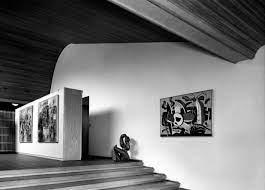 The maison carrée (image 1) is one of the best preserved roman temples today. Maison Louis Carre Alvar Aalto Foundation Alvar Aalto Saatio