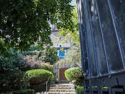 Dinner parties , events , tablescapes next post: Inside A Haunted 149 Year Old Million Dollar Castle Hidden In San Francisco With Underground Caves That Hosts Events Like Google Dinner Parties Indilens News Team Live Daily News On India And Around The