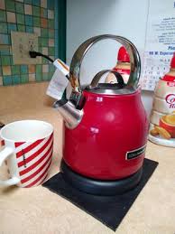 From the iconic stand mixer to innovative appliances, kitchenaid's appliance suites are designed with the maker in mind. Kitchenaid 1 25 L Electric Kettle Pistachio Kek1222pt Walmart Com Walmart Com