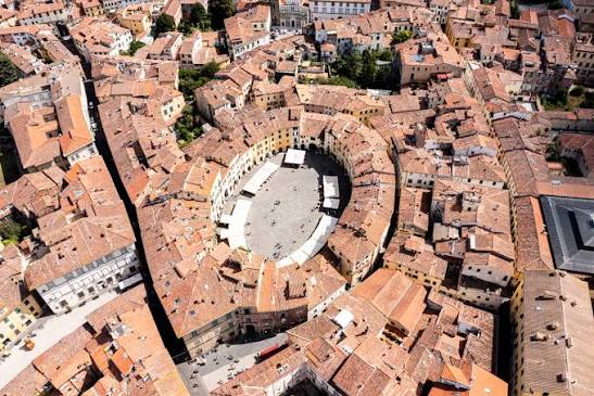 Premiati 13 lucchesi d'eccellenza nel mondo