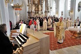 Die kirche mariä himmelfahrt ist eine katholische pfarrkirche in deggendorf. Deggendorf Bischof Voderholzer Weiht Die Jahrhundertorgel Stadt Deggendorf Idowa