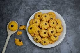 Masukkan butter dan susu kental manis dimangkok, pencet. Spesial Untuk Kado Hari Ibu Resep Kue Semprit 3 Bahan Tanpa Oven