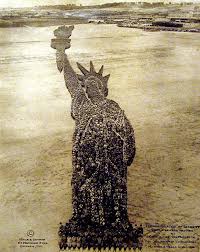 Check spelling or type a new query. 18 000 Tentara Amerika Berbaris Membentuk Patung Liberty