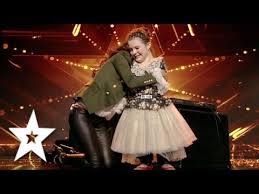Girl Sings Plays Piano With Her Feet Golden Buzzer Auditions Week 4 Romanii Au Talent Youtube