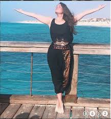 Jun 22, 2021 · لا زال ميدان الفن في العراق يشهد حالة صراع كبير بين الفنانة شذى حسون ومواطنتها الفنانة رحمة رياض بشأن مطربة العراق الأولى. Ø¨Ø¹Ø¯ ØªØµØ¯Ø±Ù‡Ø§ ØªØ±ÙŠÙ†Ø¯ Ø¬ÙˆØ¬Ù„ Ø´Ø§Ù‡Ø¯ 40 ØµÙˆØ±Ø© ØªØ¨Ø±Ø² Ø¬Ù…Ø§Ù„ Ù†Ø±Ù…ÙŠÙ† Ø§Ù„ÙÙ‚ÙŠ