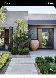Epingle Par Hubert Sur Idee Deco En 2020 Jardin Moderne Amenagement Paysager Devant Maison Decoration Jardin Exterieur