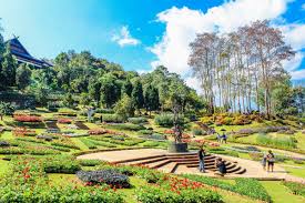 The house method team researches, reviews, and recommends a number of services, including lawn care providers. 5 Best Landscaping Companies In San Antonio